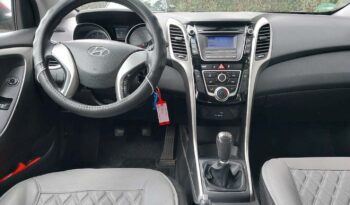 Hyundai i30 | 2015 | 101 KM | 1400cm3 | Czerwony full