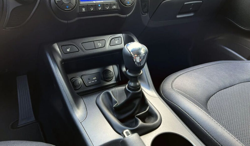 Hyundai ix35 | FWD (przód) | Manualna | 135 KM | Czerwony full