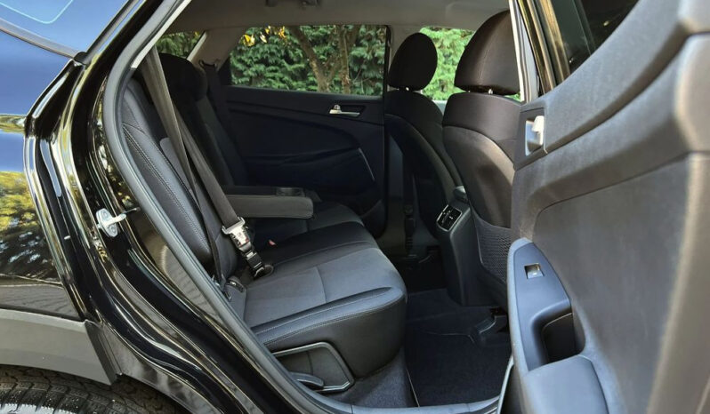 Hyundai Tucson | FWD (przód) | Manualna | 132 KM | Czarny full