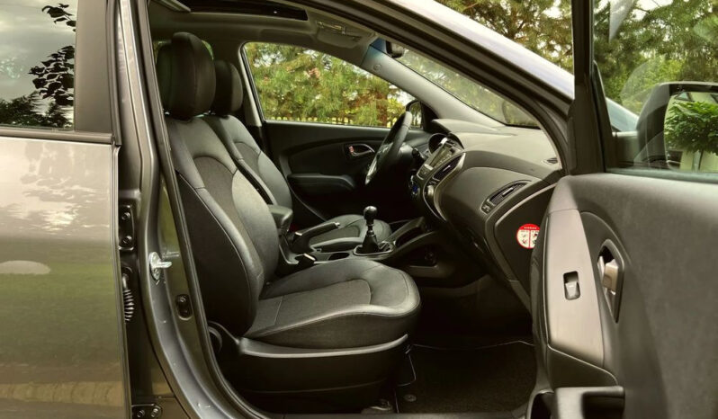 Hyundai ix35 | FWD (przód) | Manualna | 135 KM | Szary full