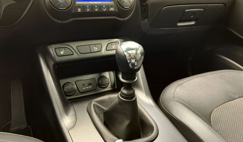 Hyundai ix35 | FWD (przód) | Manualna | 135 KM | Szary full