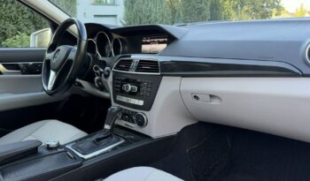 Mercedes-Benz Klasa C | 4×4 (stały) | Automatyczna | 204 KM | Srebrny full