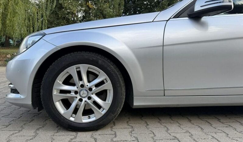 Mercedes-Benz Klasa C | 4×4 (stały) | Automatyczna | 204 KM | Srebrny full