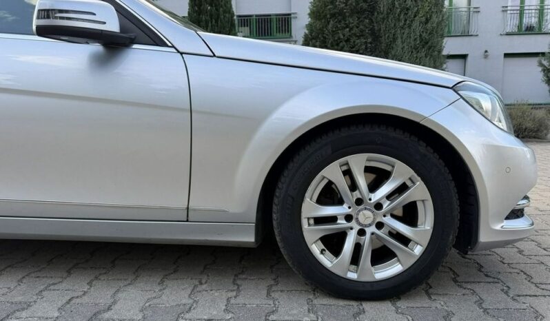 Mercedes-Benz Klasa C | 4×4 (stały) | Automatyczna | 204 KM | Srebrny full