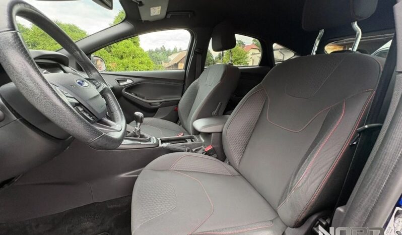 Ford Focus | FWD (przód) | Manualna | 125 KM | Granatowy full