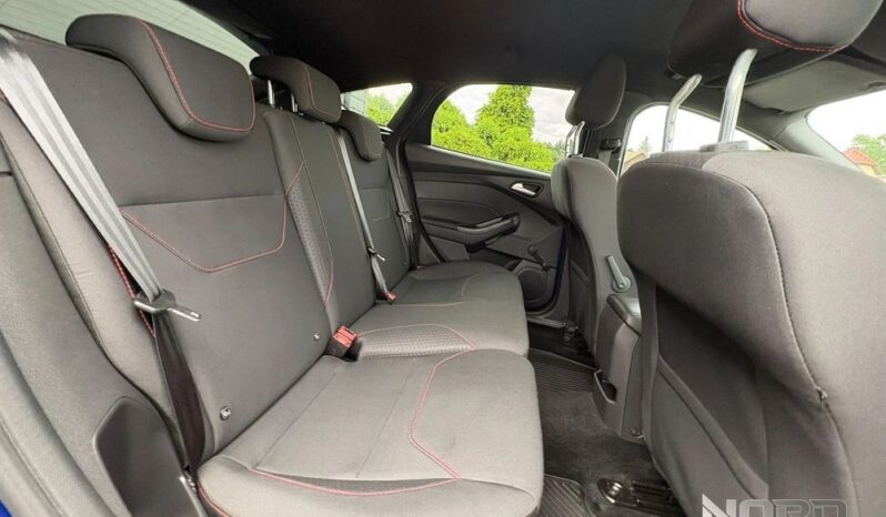 Ford Focus | FWD (przód) | Manualna | 125 KM | Granatowy full