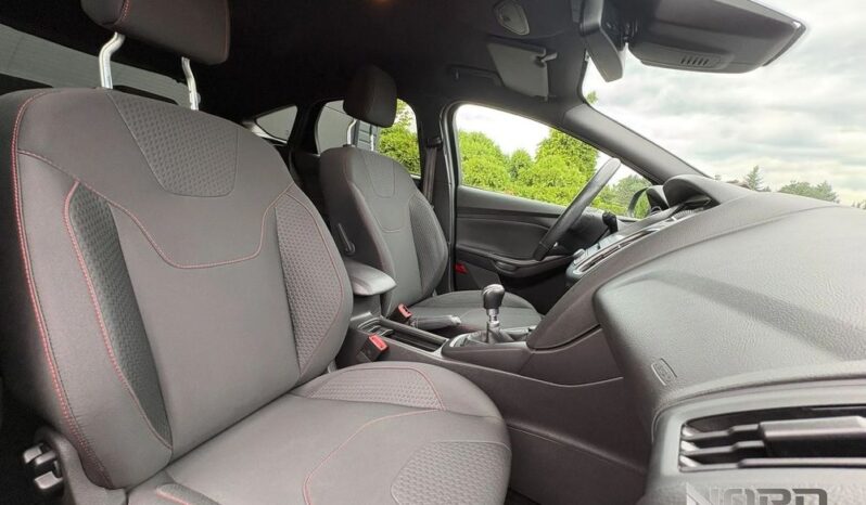 Ford Focus | FWD (przód) | Manualna | 125 KM | Granatowy full