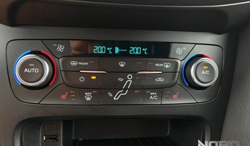 Ford Focus | FWD (przód) | Manualna | 125 KM | Granatowy full