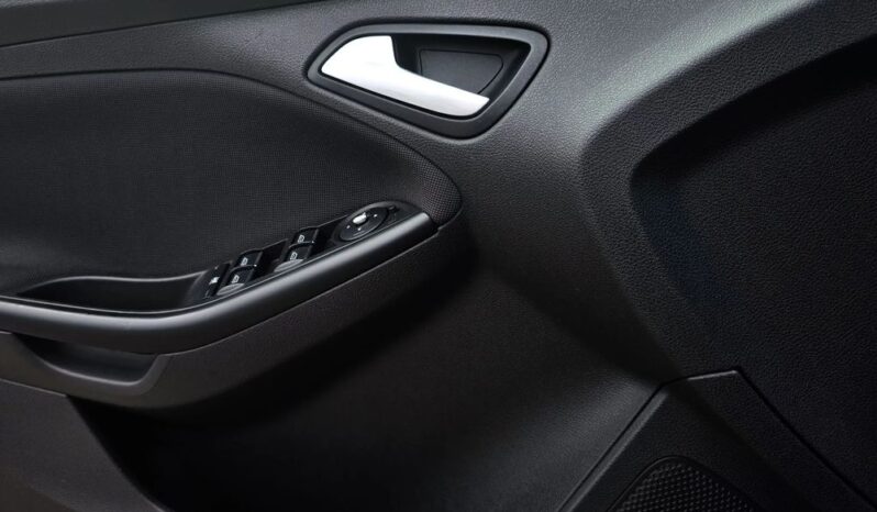 Ford Focus | FWD (przód) | Manualna | 125 KM | Czarny full