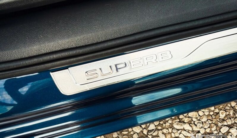 Skoda Superb | 4×4 (doł. ręcznie) | Automatyczna | 280 KM | Granatowy full