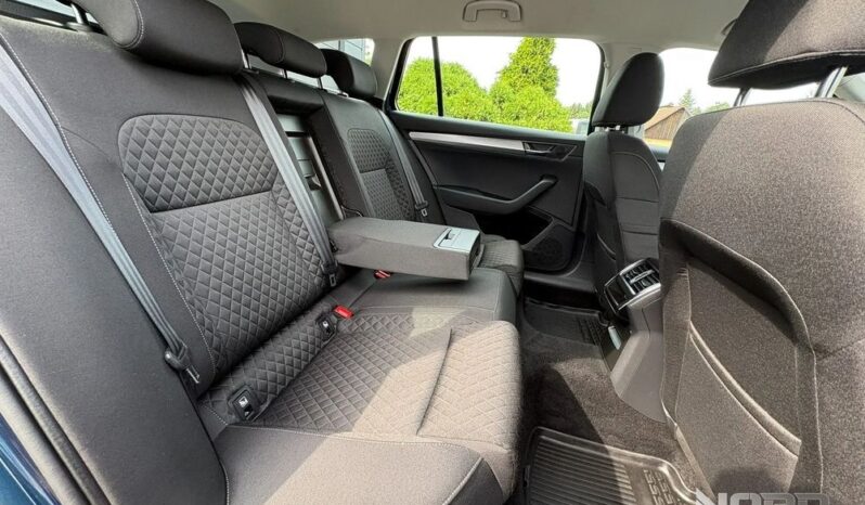 Skoda Superb | 4×4 (doł. ręcznie) | Automatyczna | 280 KM | Granatowy full