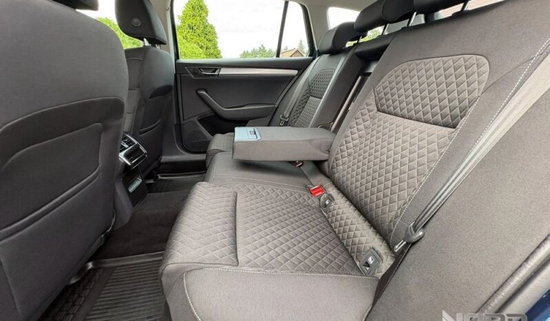 Skoda Superb | 4×4 (doł. ręcznie) | Automatyczna | 280 KM | Granatowy full