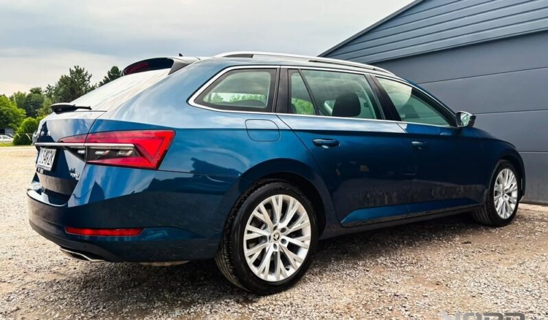 Skoda Superb | 4×4 (doł. ręcznie) | Automatyczna | 280 KM | Granatowy full