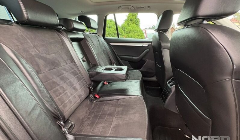 Skoda Octavia | 4×4 (stały) | Automatyczna | 180 KM | Czarny full