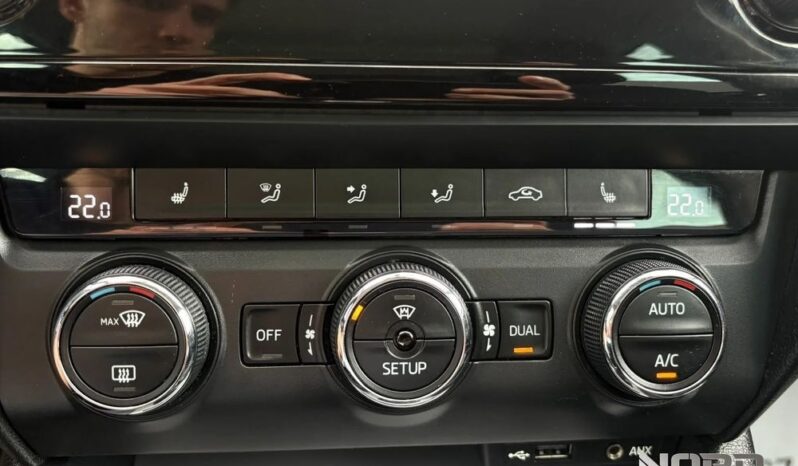 Skoda Octavia | 4×4 (stały) | Automatyczna | 180 KM | Czarny full
