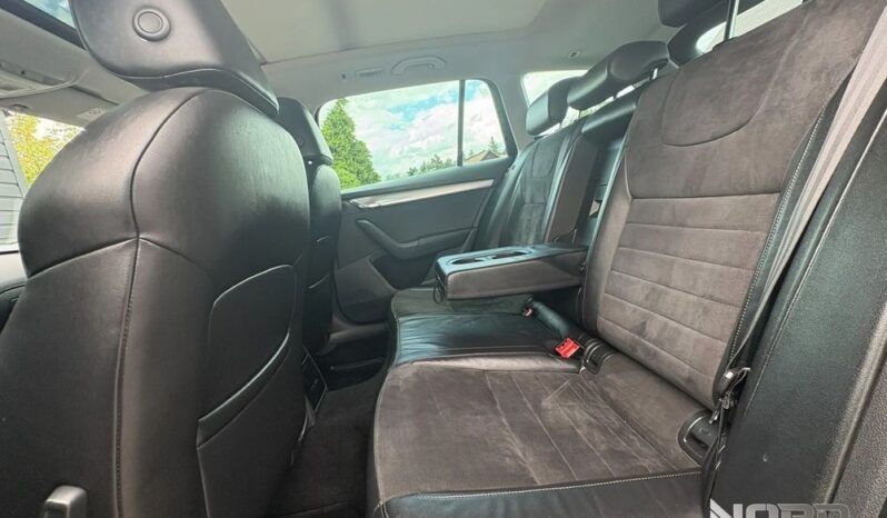 Skoda Octavia | 4×4 (stały) | Automatyczna | 180 KM | Czarny full