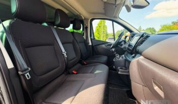 Opel Vivaro | FWD (przód) | Manualna | 125 KM | Czarny full