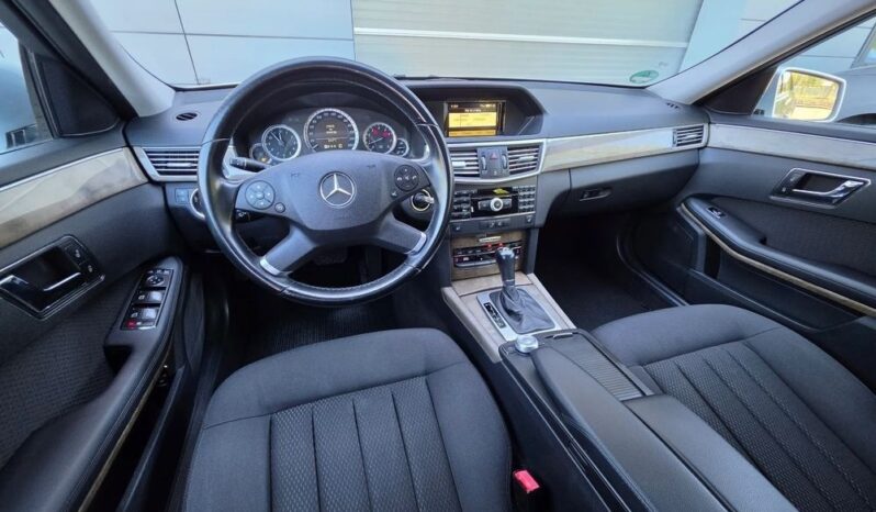 Mercedes-Benz Klasa E | RWD (tył) | Automatyczna | 183 KM | Srebrny full