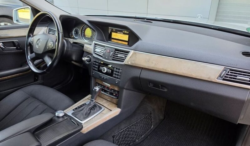 Mercedes-Benz Klasa E | RWD (tył) | Automatyczna | 183 KM | Srebrny full