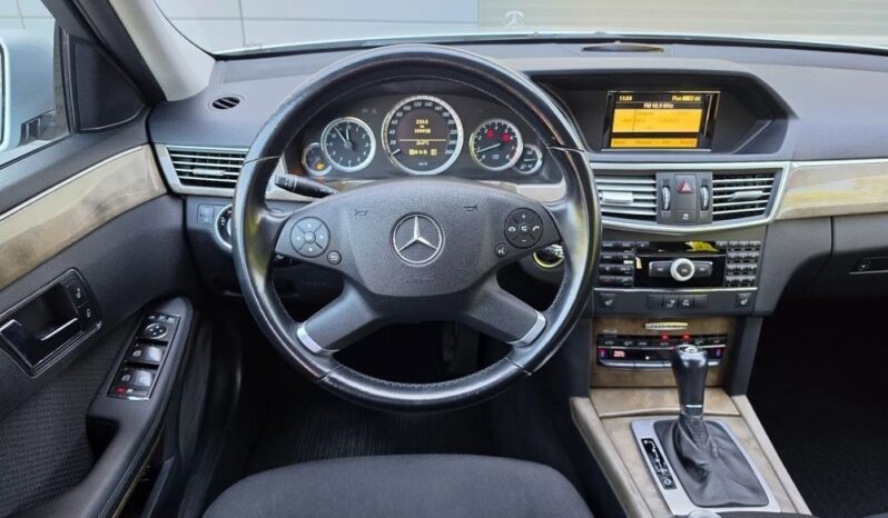 Mercedes-Benz Klasa E | RWD (tył) | Automatyczna | 183 KM | Srebrny full