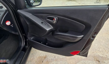 Hyundai ix35 | FWD (przód) | Manualna | 135 KM | Czarny full