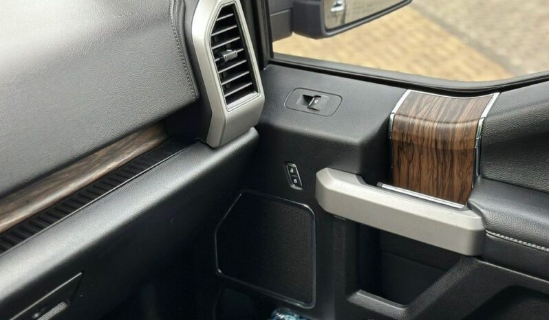 Ford F150 | 4×4 (doł. automatycznie) | Automatyczna | 392 KM | Czarny full