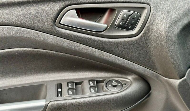 Ford Kuga | FWD (przód) | Manualna | 150 KM | Biały full