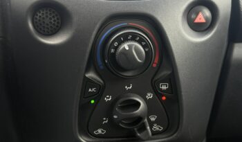 Toyota Aygo | FWD (przód) | Manualna | 72 KM | Biały full
