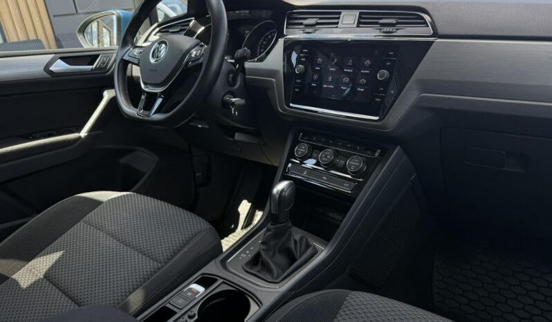 Volkswagen Touran | FWD (przód) | Automatyczna | 150 KM | Niebieski full
