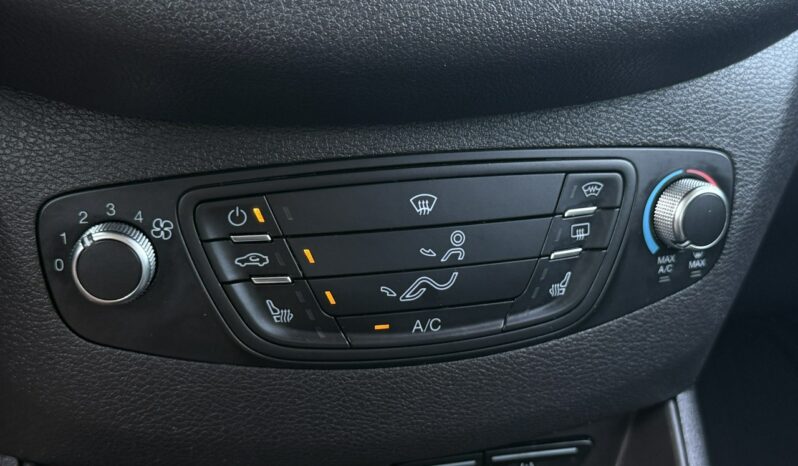 Ford Tourneo Courier | FWD (przód) | Manualna | 100 KM | Biały full