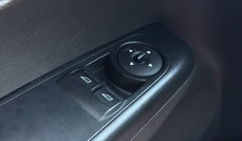Ford Tourneo Courier | FWD (przód) | Manualna | 100 KM | Biały full