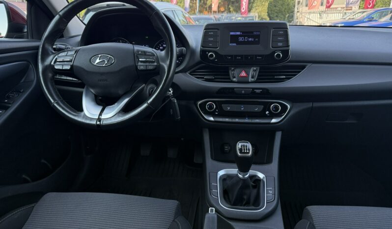 Hyundai i30 | FWD (przód) | Manualna | 110 KM | Bordowy full