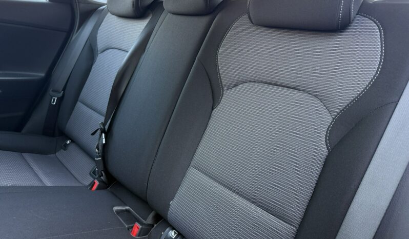Hyundai i30 | FWD (przód) | Manualna | 110 KM | Bordowy full