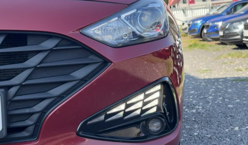 Hyundai i30 | FWD (przód) | Manualna | 110 KM | Bordowy full