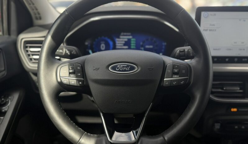 Ford Focus | FWD (przód) | Manualna | 125 KM | Czerwony full