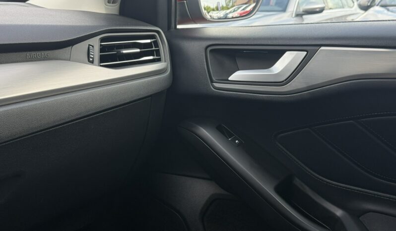 Ford Focus | FWD (przód) | Manualna | 125 KM | Czerwony full
