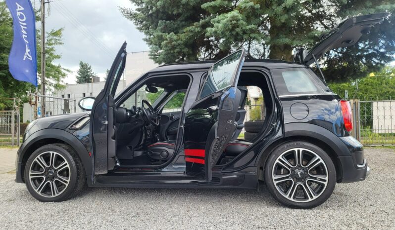 MINI Countryman | 4×4 (stały) | Automatyczna | 143 KM | Czarny full