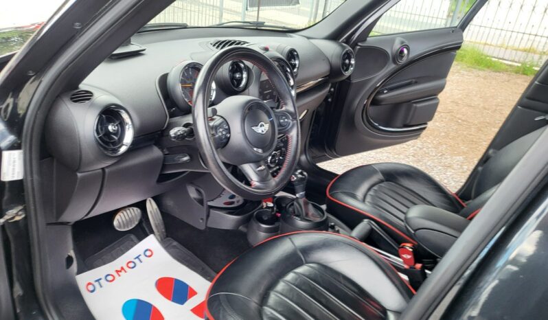 MINI Countryman | 4×4 (stały) | Automatyczna | 143 KM | Czarny full
