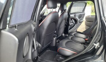 MINI Countryman | 4×4 (stały) | Automatyczna | 143 KM | Czarny full