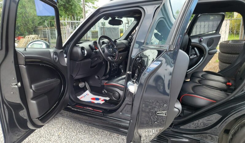 MINI Countryman | 4×4 (stały) | Automatyczna | 143 KM | Czarny full