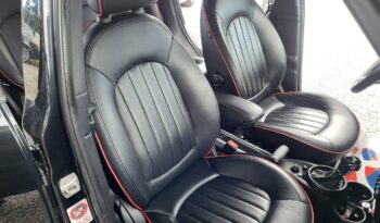 MINI Countryman | 4×4 (stały) | Automatyczna | 143 KM | Czarny full