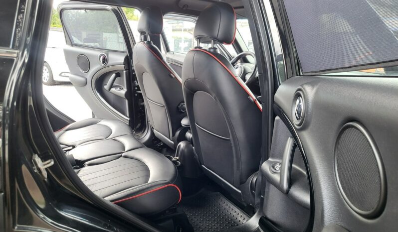MINI Countryman | 4×4 (stały) | Automatyczna | 143 KM | Czarny full
