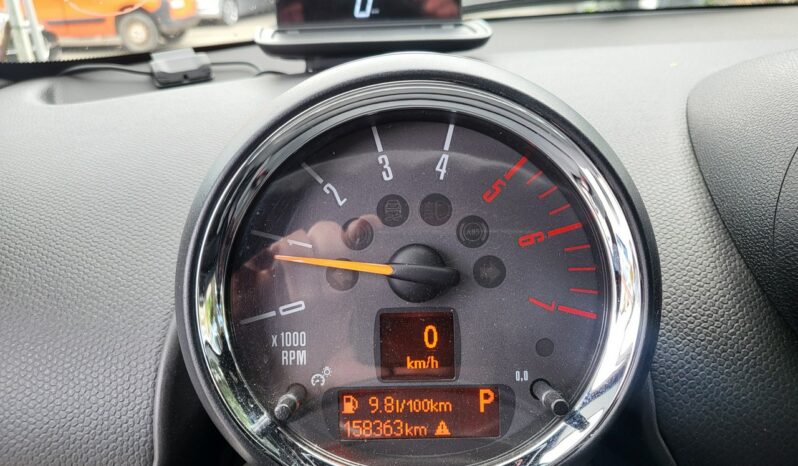 MINI Countryman | 4×4 (stały) | Automatyczna | 143 KM | Czarny full