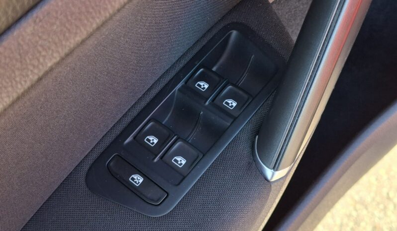 Volkswagen Golf | FWD (przód) | Manualna | 110 KM | Czerwony full