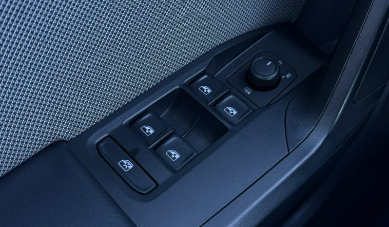 Seat Leon | FWD (przód) | Automatyczna | 150 KM | Granatowy full