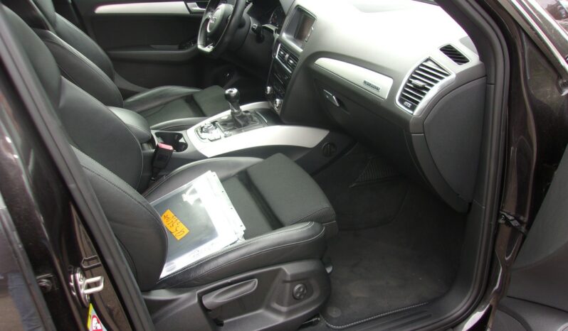 Audi Q5 | 4×4 (stały) | Manualna | 180 KM | Szary full