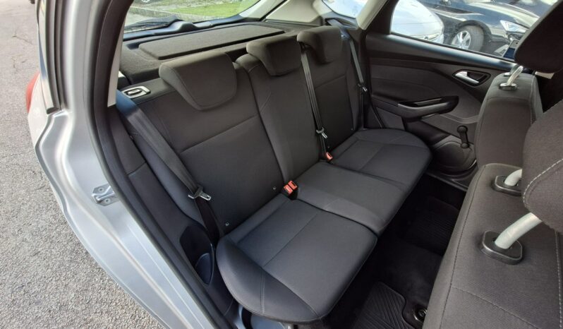 Ford Focus | FWD (przód) | Manualna | 95 KM | Srebrny full