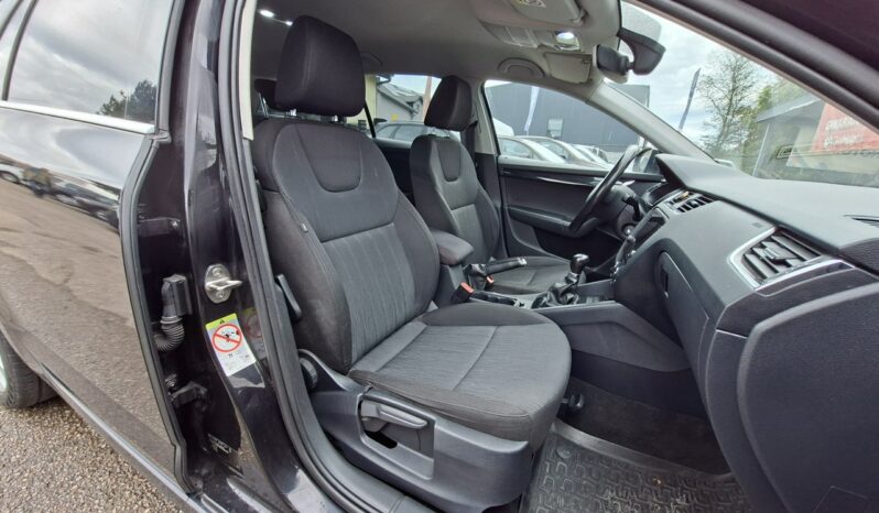 Skoda Octavia | FWD (przód) | Manualna | 150 KM | Czarny full