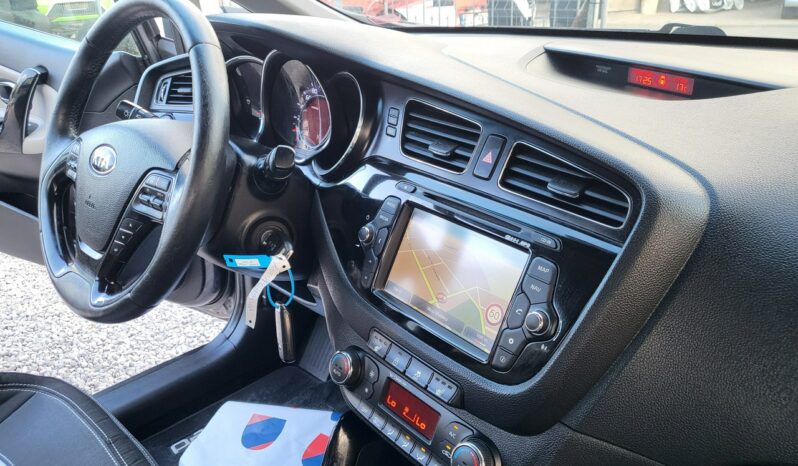 Kia Ceed | FWD (przód) | Manualna | 135 KM | Szary full
