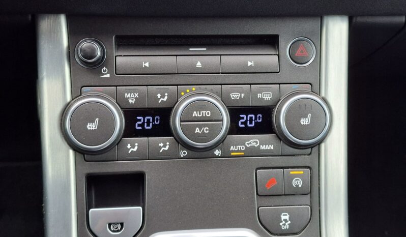 Land Rover Range Rover Evoque | 4×4 (doł. automatycznie) | Automatyczna | 180 KM | Srebrny full